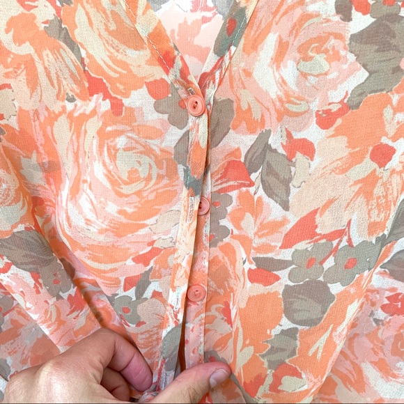 Peach-Coloured Floral Cropped Blouse - Picture 4 of 5